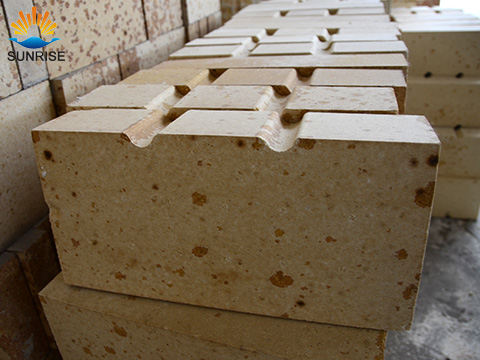 Silica brick for glass kiln