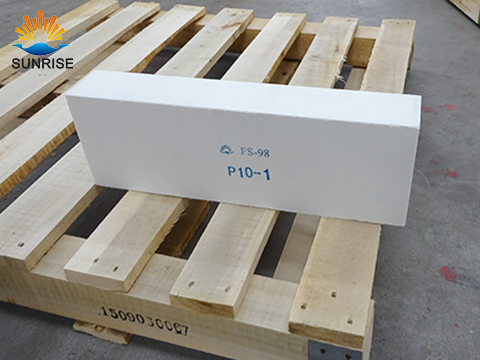 High thermal shock resistance and zero expansion silica bricks